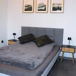 Bergapartment I Netflix I I Bad I Kueche